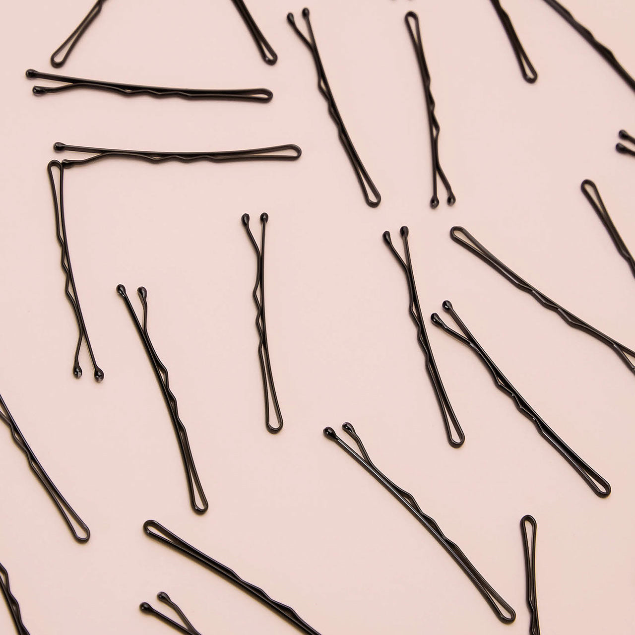 1399-CreativeProductShoot-EssentialBobbyPins-1280x1280px