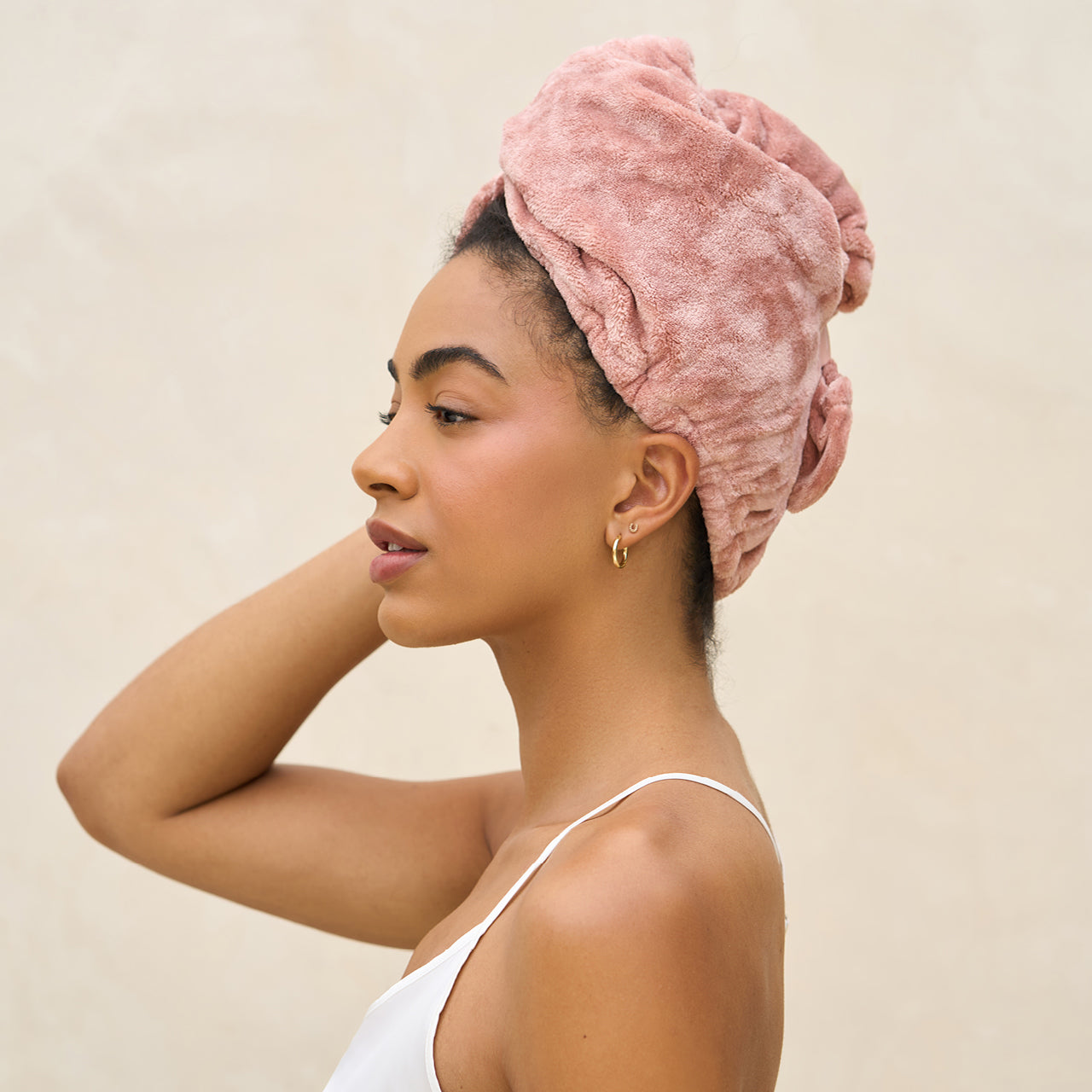 501680-PlushMicrofiberHairTowelTurban-Terracotta-Model-1280x1280px
