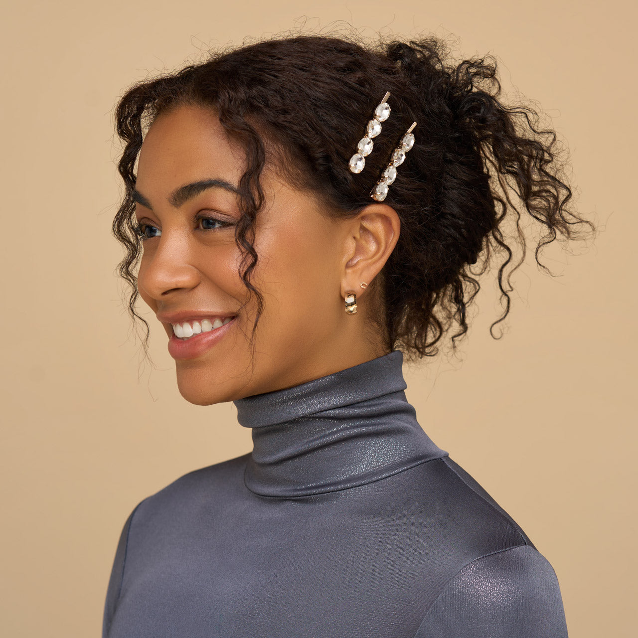 503721-Holiday-MetalGemstoneBobbyPins-2pc-White-Model-1280x1280px