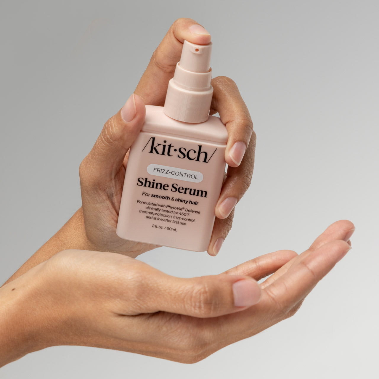 503998-FrizzControlShineSerum-HairCare-Model-4-1280x1280px