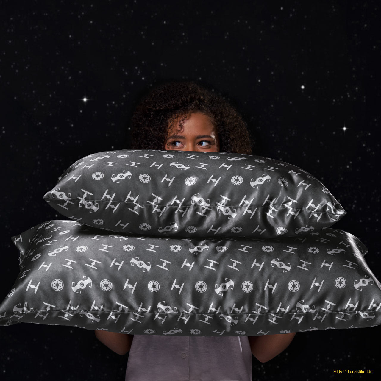 504384-504391-StarWarsxKitsch-Standard_KingSatinPillowcase-GalacticEmpire-Model-1280x1280px_f703cab4-48c7-4d51-bc3f-6047035b96a8