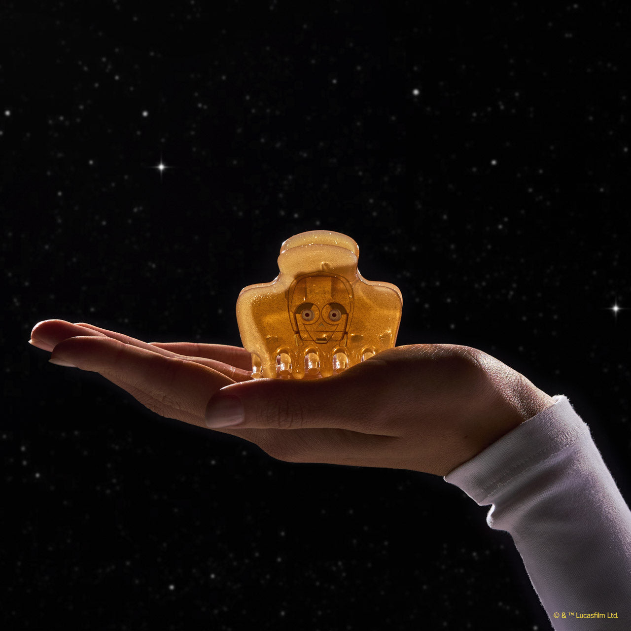 504452-StarWarsxKitsch-CreativeProductShoot-GlitterCloudClip-C-P3O-1280x1280px