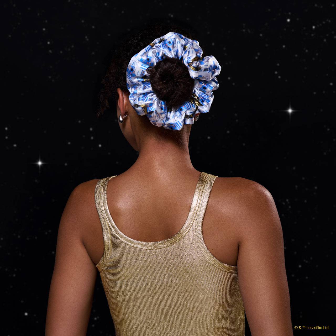 504483-StarWarsxKitsch-SatinPillowScrunchies-R2-D2_StormTroopers-2pc-Model-3-1280x1280px