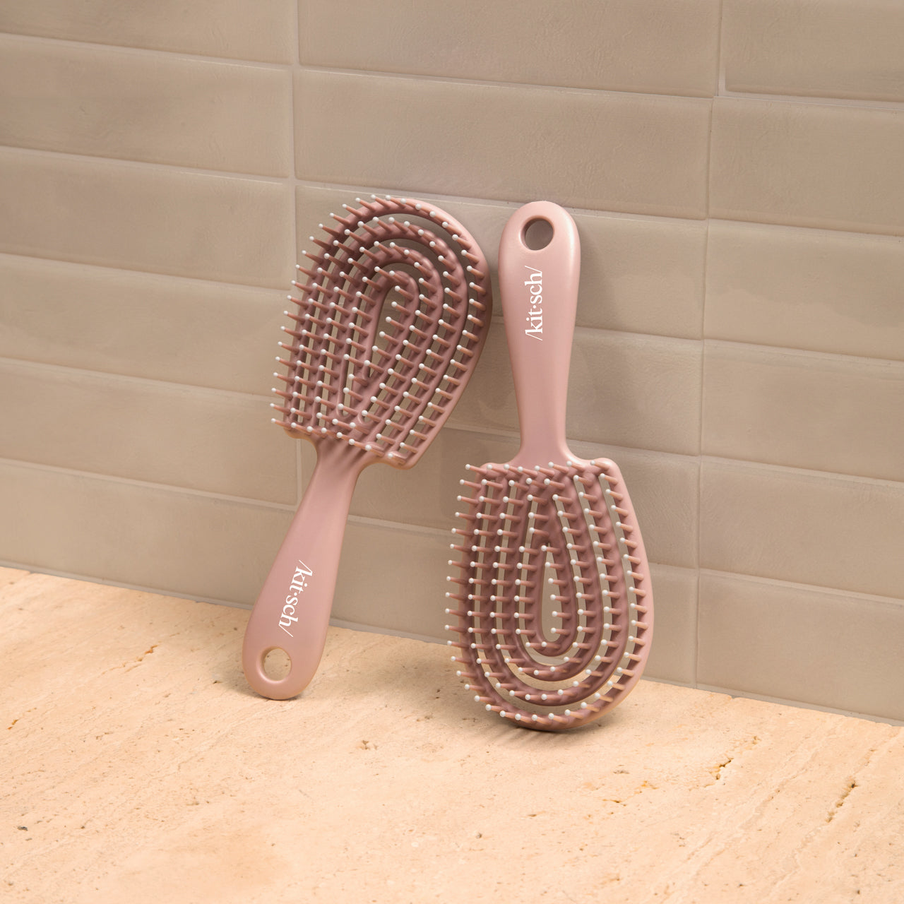 504803-CreativeProductShoot-MiniDetanglingFlexiBrush-Pro-Terracotta-1280x1280px
