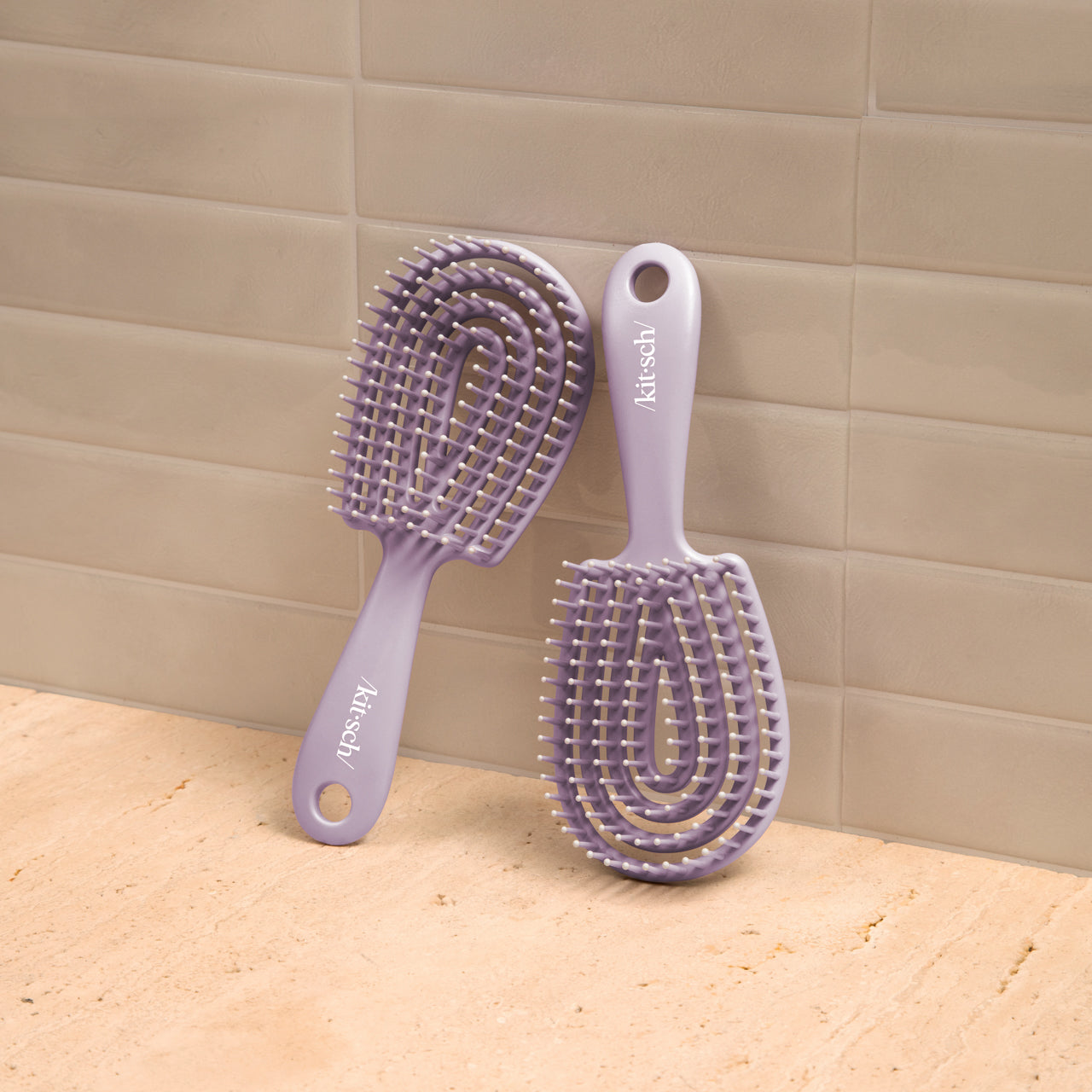 504810-CreativeProductShoot-MiniDetanglingFlexiBrush-Pro-SoftViolet-1280x1280px