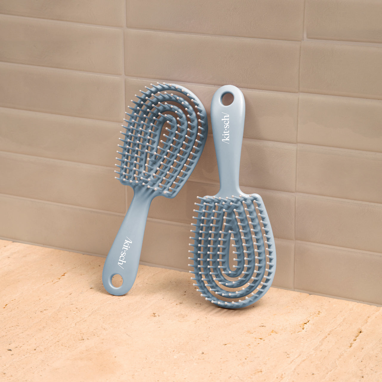 504827-CreativeProductShoot-MiniDetanglingFlexiBrush-Pro-HazeBlue-1280x1280px