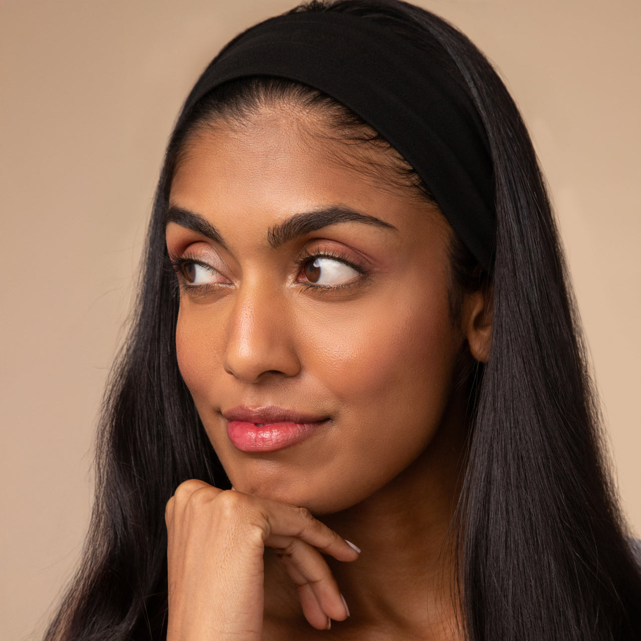 505718-RecycledFabricActiveHeadbands-3pc-Hair-Black-Model-2-1280x1280px