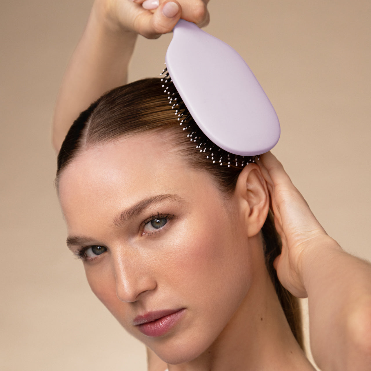 505787-Smooth_PolishBrush-Pro-SoftViolet-Model-1280x1280px