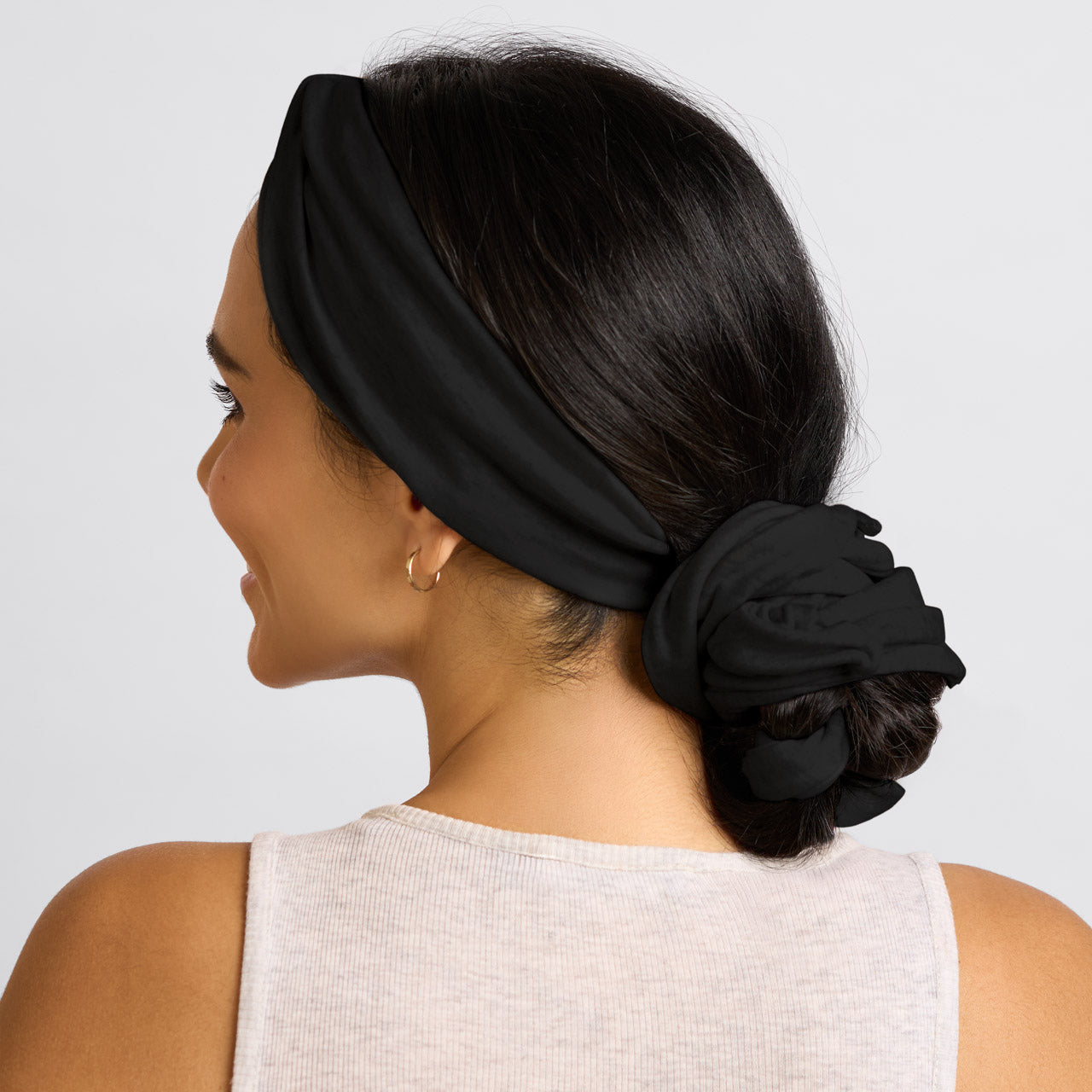506463-Set_FlowActiveHeadband-Black-Sleep-Model-3-1280x1280px