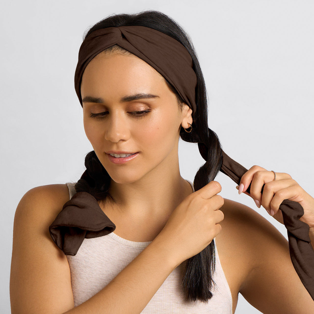 506487-Set_FlowActiveHeadband-ChocolateBrown-Sleep-Model-6-1280x1280px