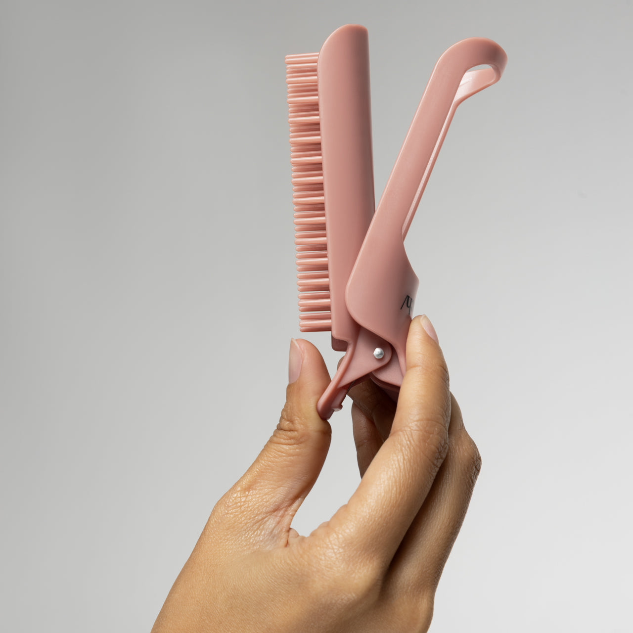 507811-KitschHairVolumizingClip-2Pc-Set-Pro-Terracotta-Model-2-1280x1280px