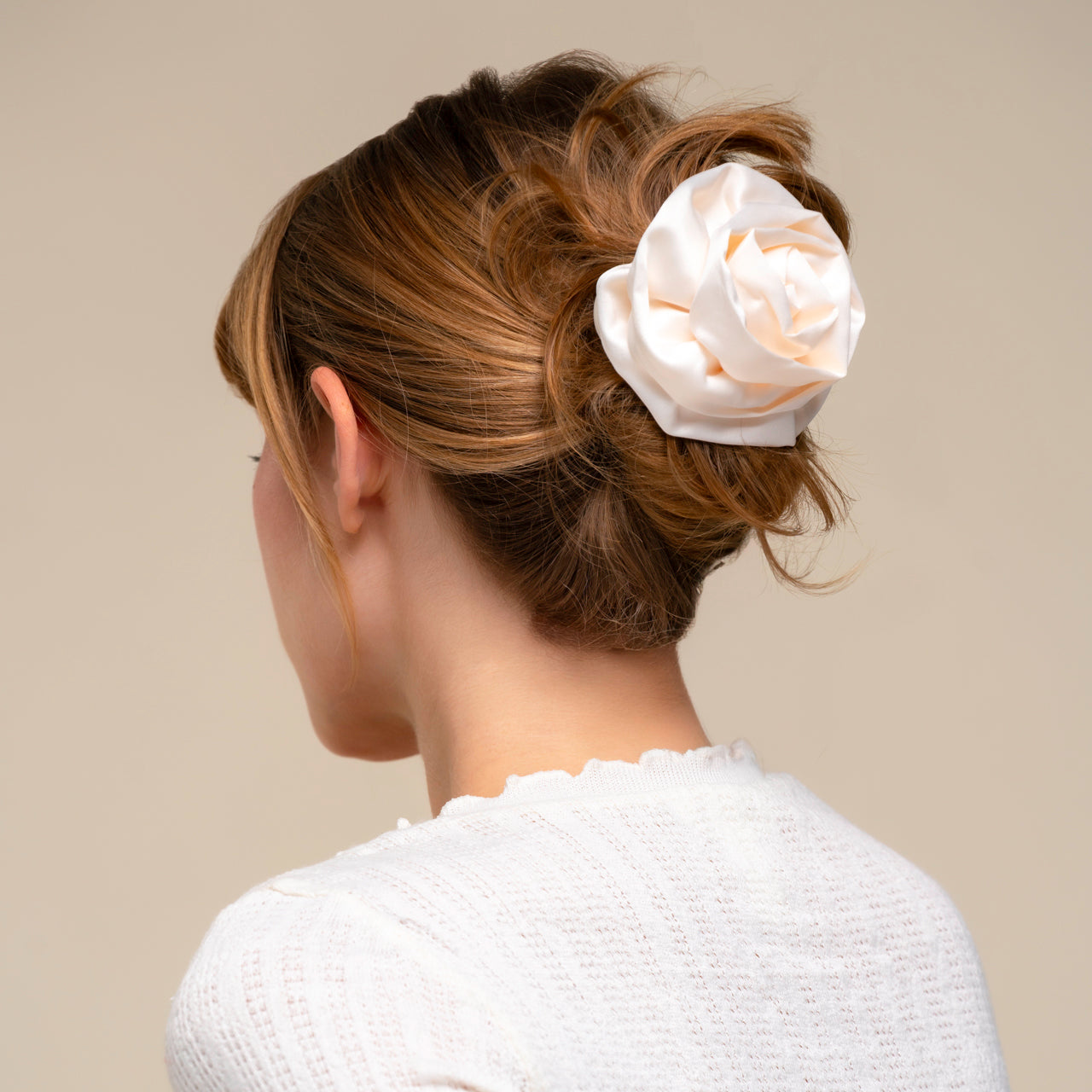 508597-SatinRosetteMediumFlatCloudClip-TrendHairAccessories-Cream-Model-Hair-1280x1280px