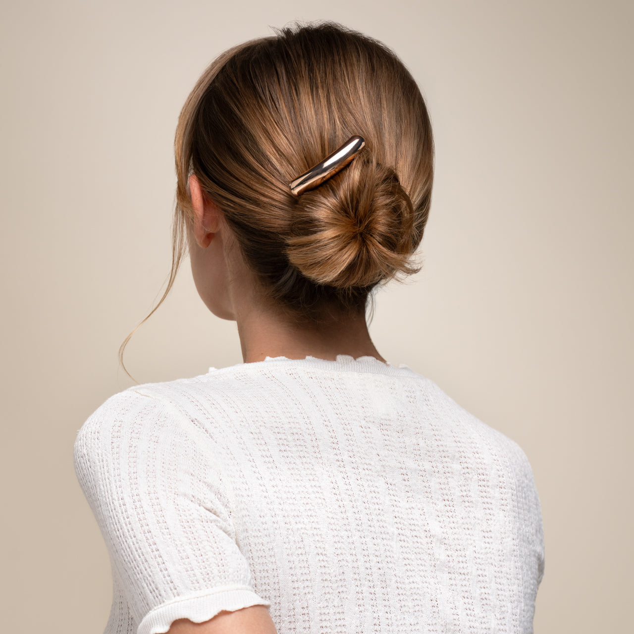 508641-MiniMetalBaretteFrenchHairPin-Trend-Gold-Model-2-1280x1280px