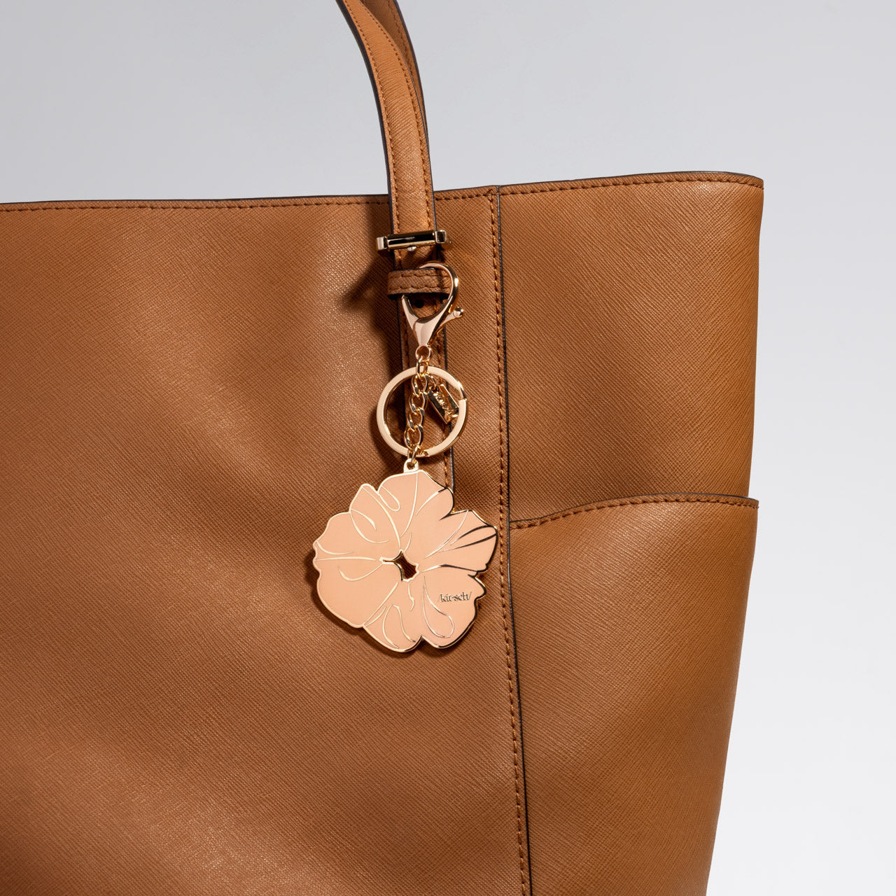 508818-CreativeProductShoot-KitschMetalEnamelKeychain-Scrunchie-Terracotta-1280x1280px