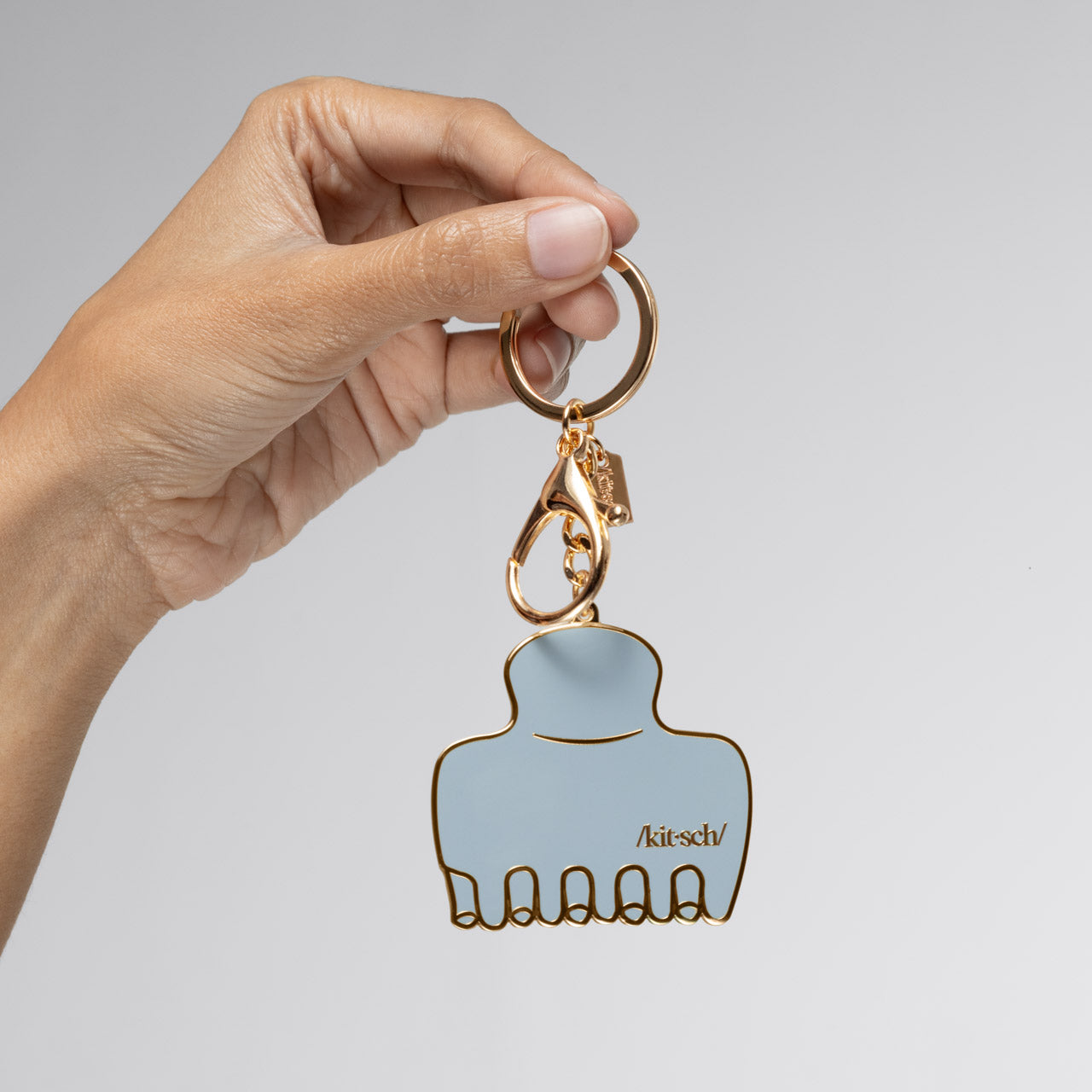 508832-KitschMetalEnamelKeychain-CloudClip-HazeBlue-Model-1280x1280px