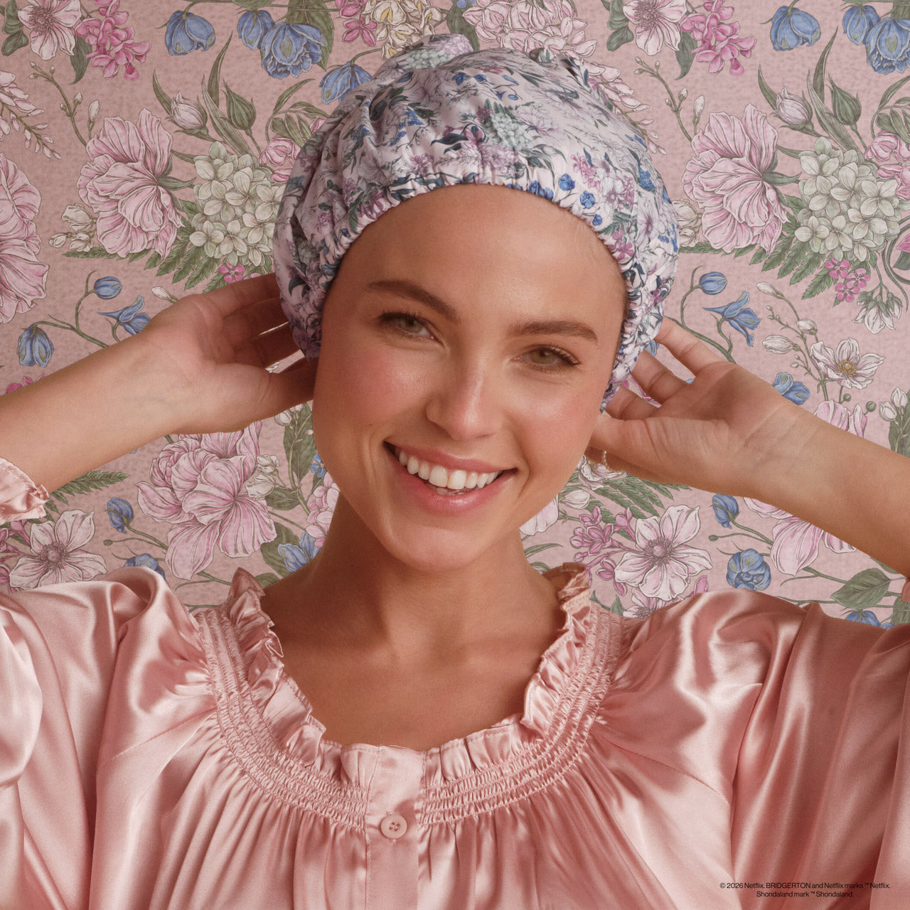 508917-BridgertonxKitsch-SatinLinedFlexiShowerCap-Wisteria-Model-4-1280x1280px