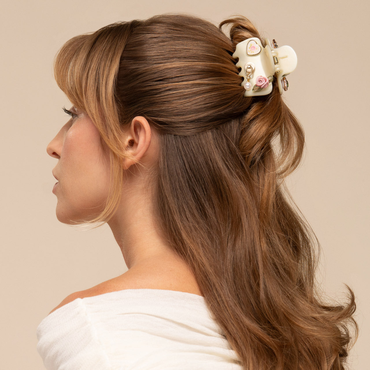 509129-KitschPop-Charms_CloudClip-7pc-Set-Vintage-PearlizedCream-Model-2-1280x1280px