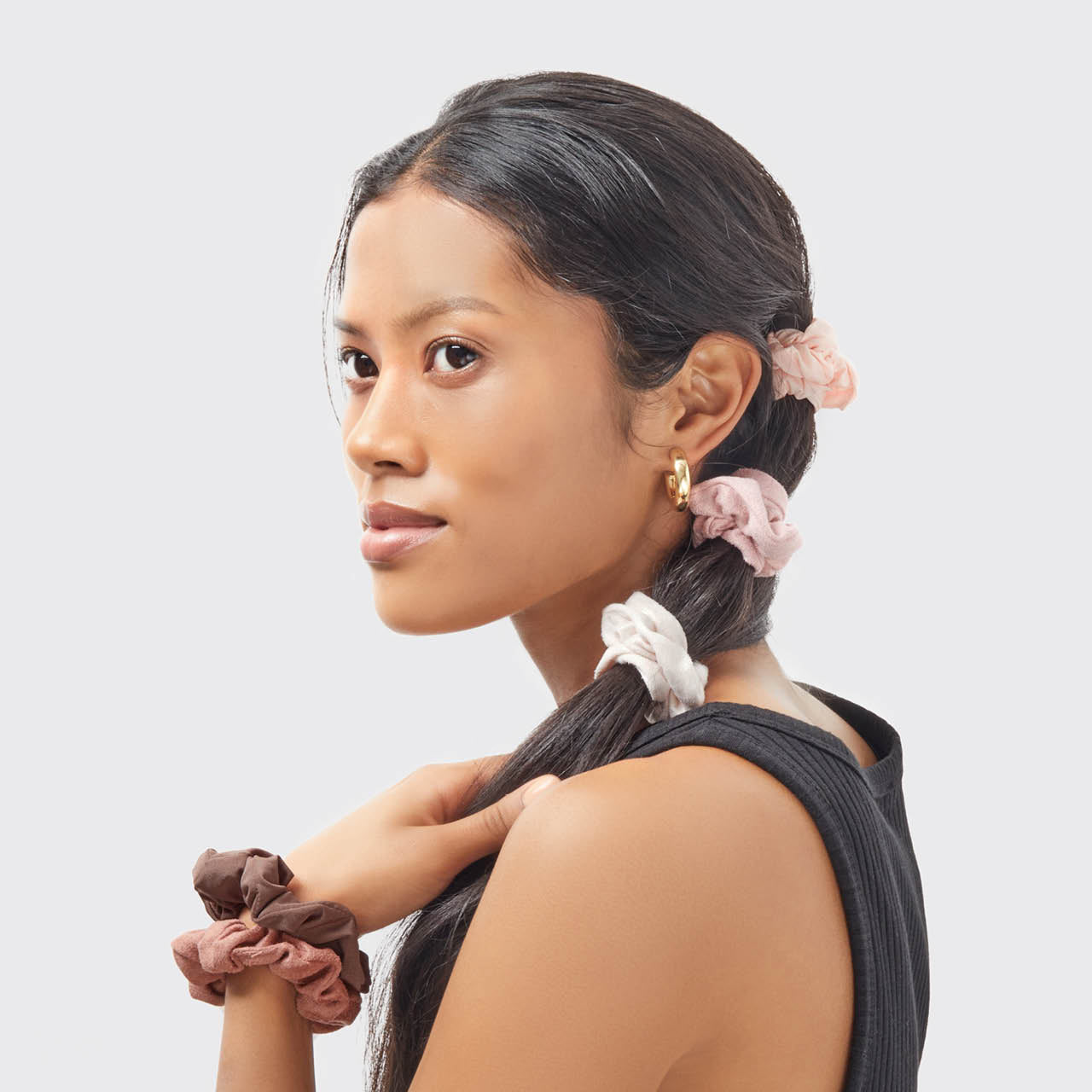 5379-AssortedTexturedScrunchies-5pc-Model-Hair-Terracotta-3-1280x1280px