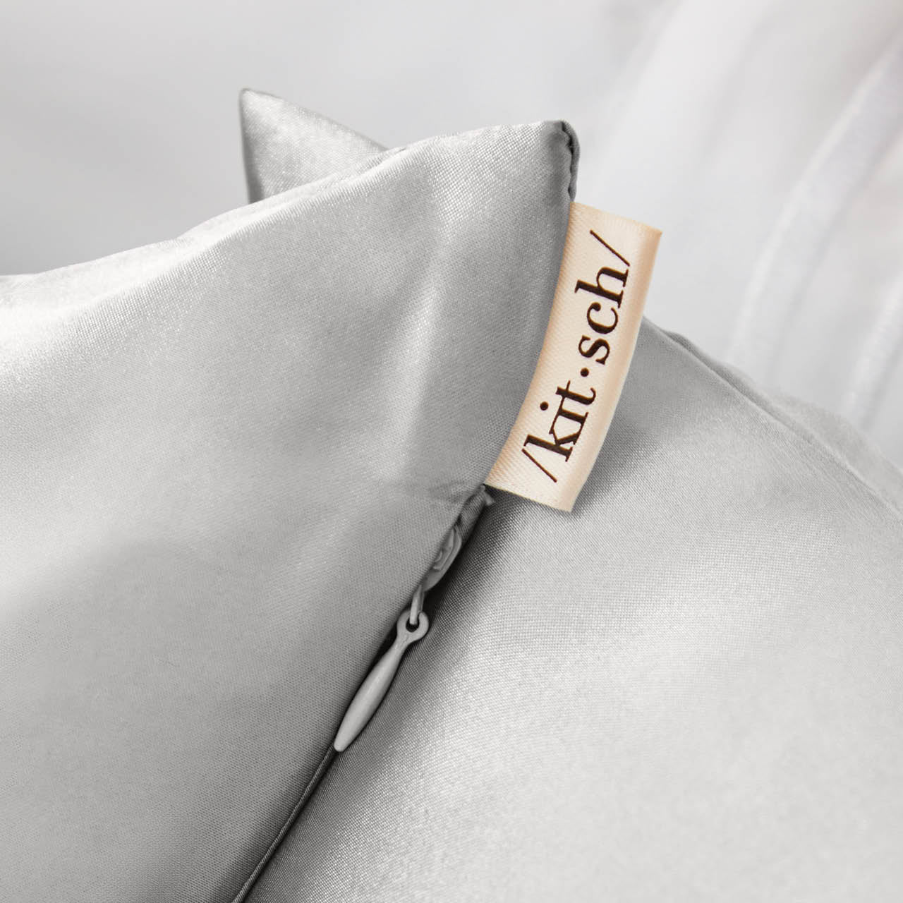 5836-4952-CreativeProductShoot-King_Standard-SatinPillowcase-Sleep-Silver-1280x1280px