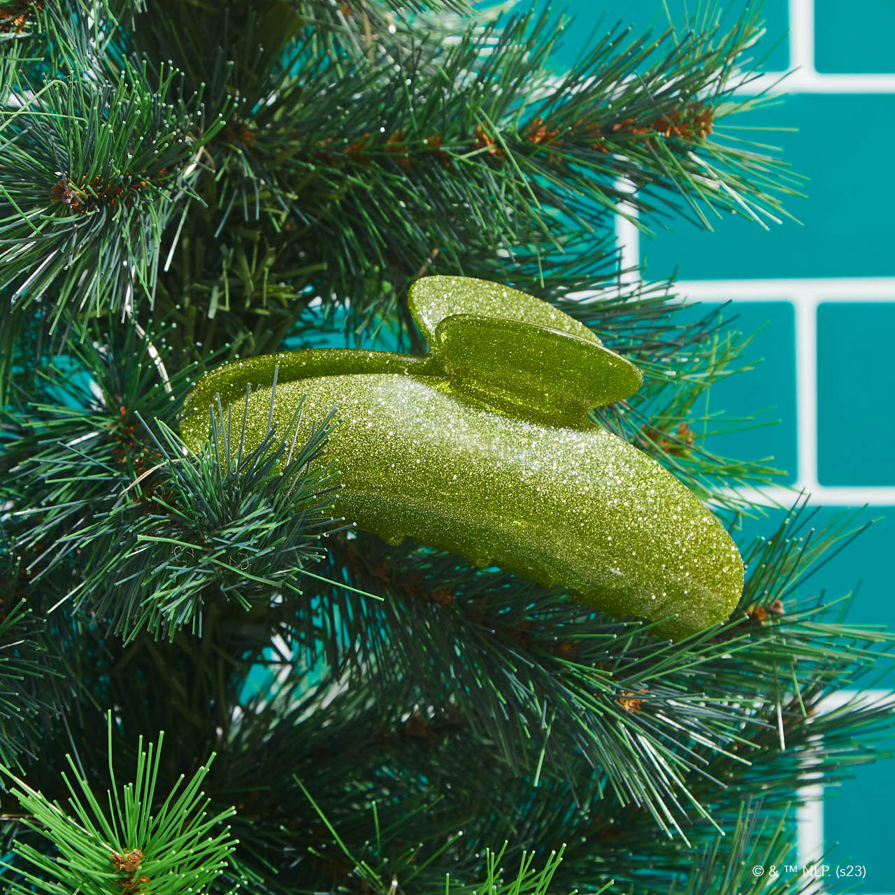 61937-ElfxKitsch-CreativeProductShoot-ClawClip-GreenGlitter-4-1280x1280px