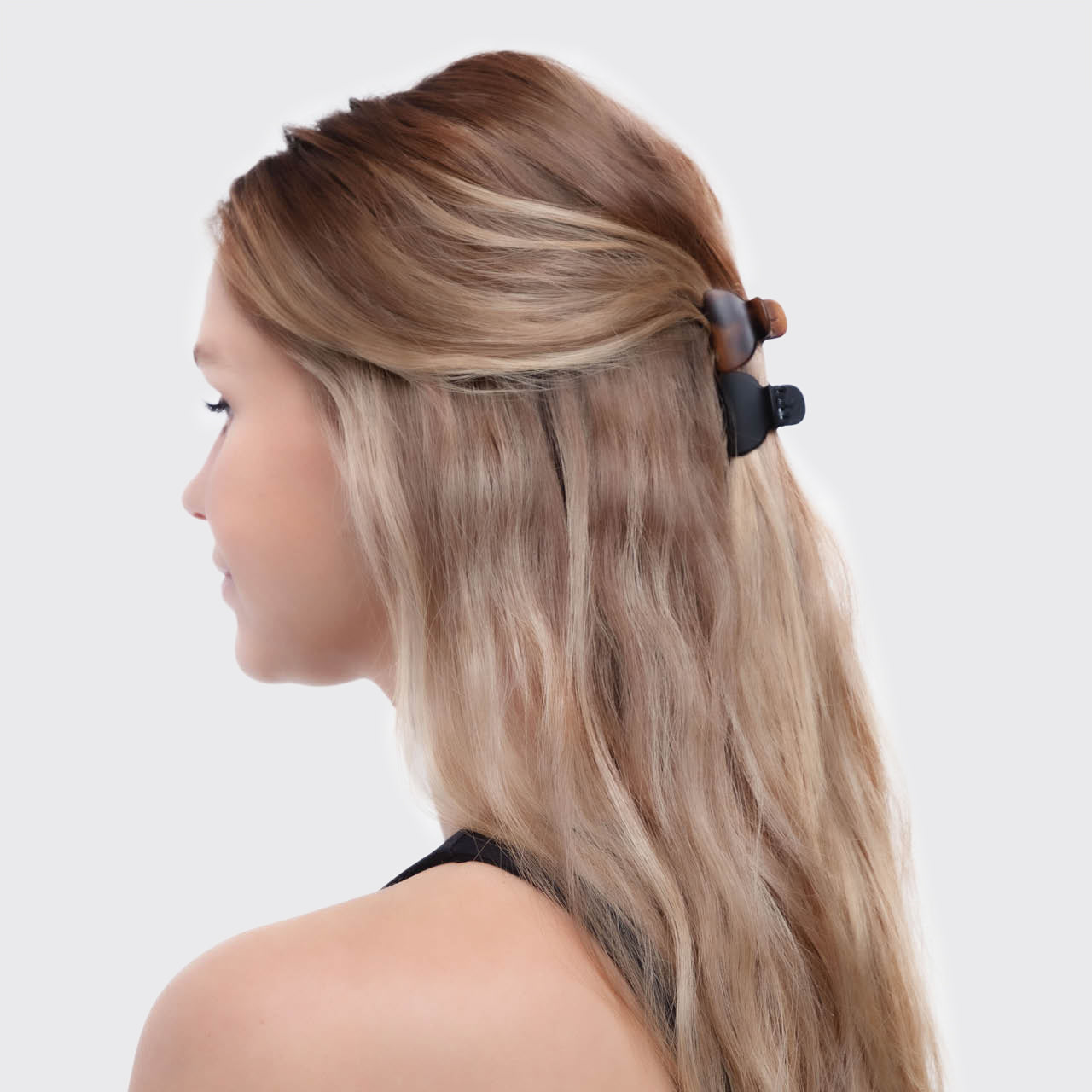 6530-RecycledPlastic-XSmallClawClips-6pc-Model-Hair-Black_Tort-9-1280x1280px