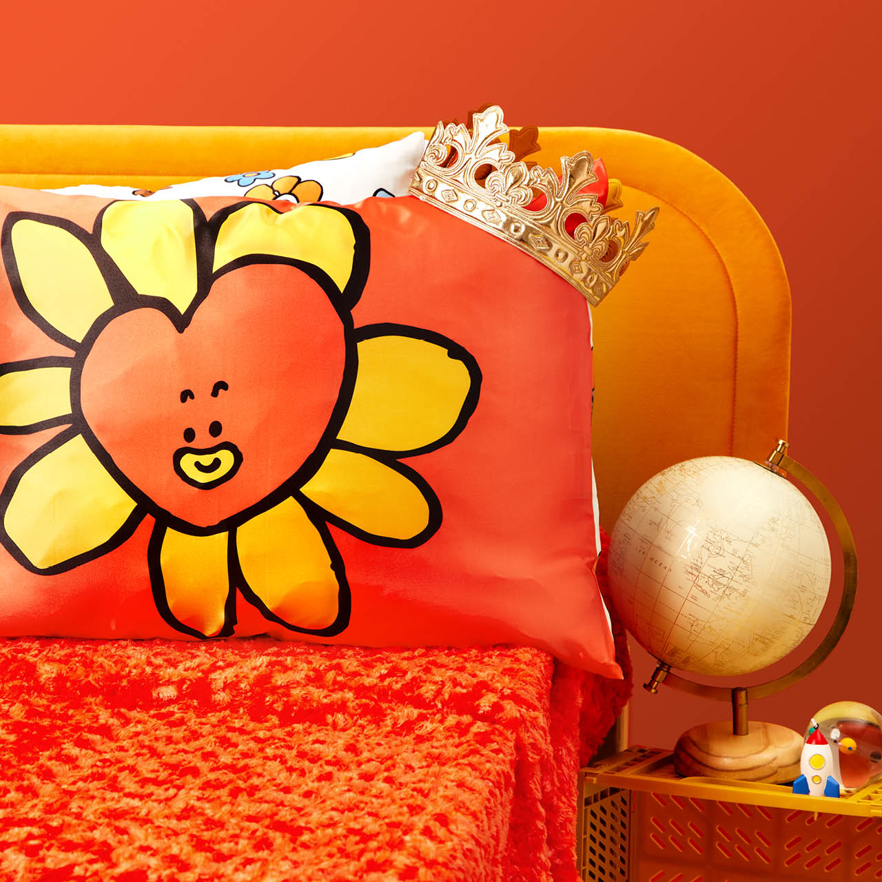 65492-65591-BT21xKitsch-CreativeProductShoot-SatinPillowcase-Tata-2-1280x1280px