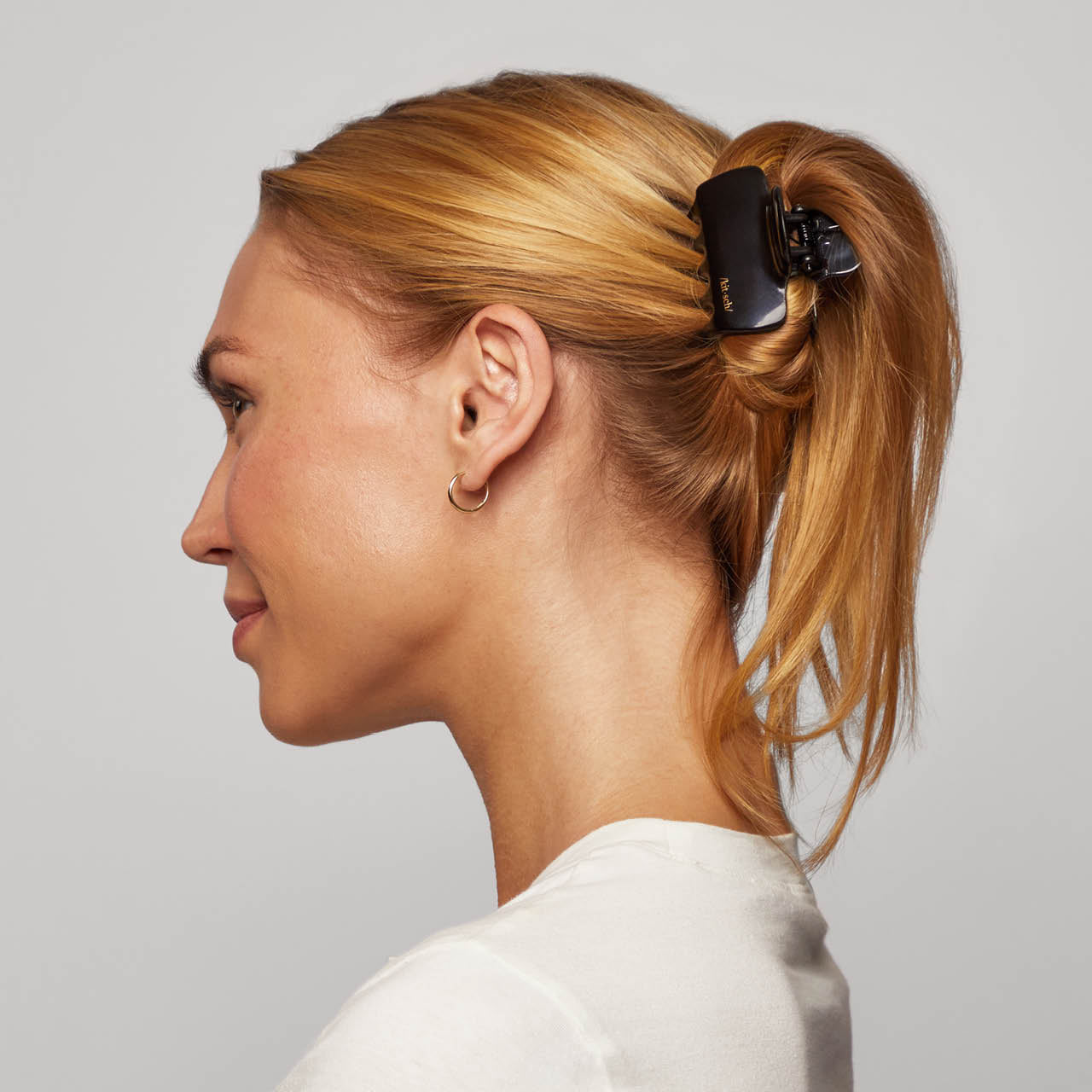 66222-RecycledPlasticMediumPuffyClawClips-2pc-Model-Hair-Black_Tort-4-1280x1280px