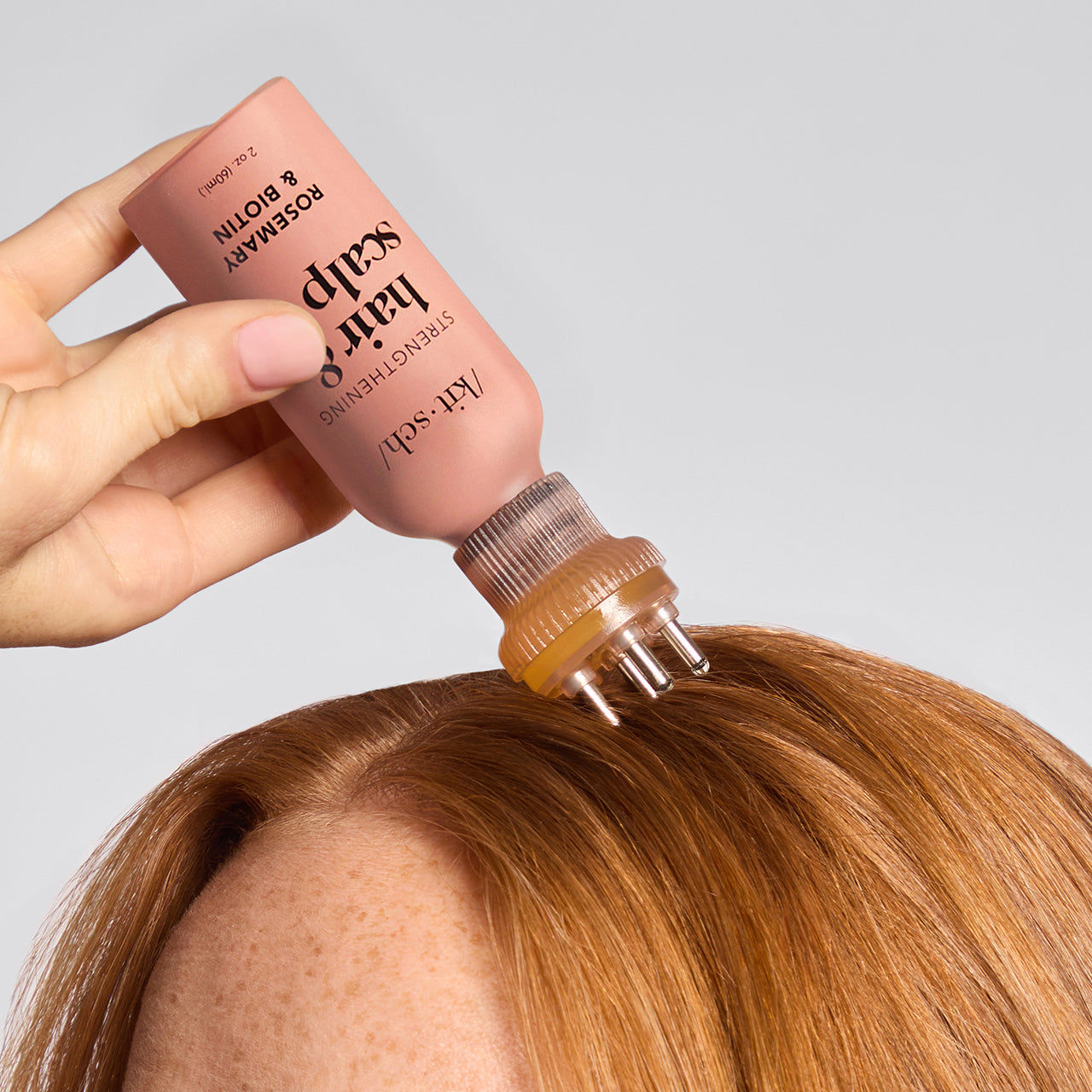 67830-60633-Scalp_HairOilApplicator-Terracotta-Model-Consumables-3-1280x1280-1