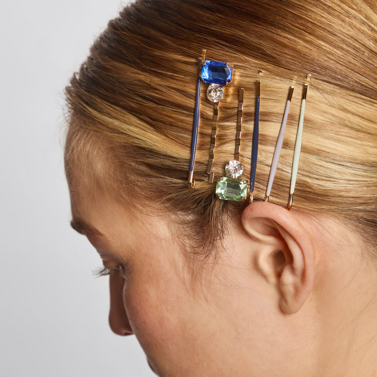 69445-Cloud_GemBobbyPins-8pc-Hair-GardenBouquet-Model-3-1280x1280px