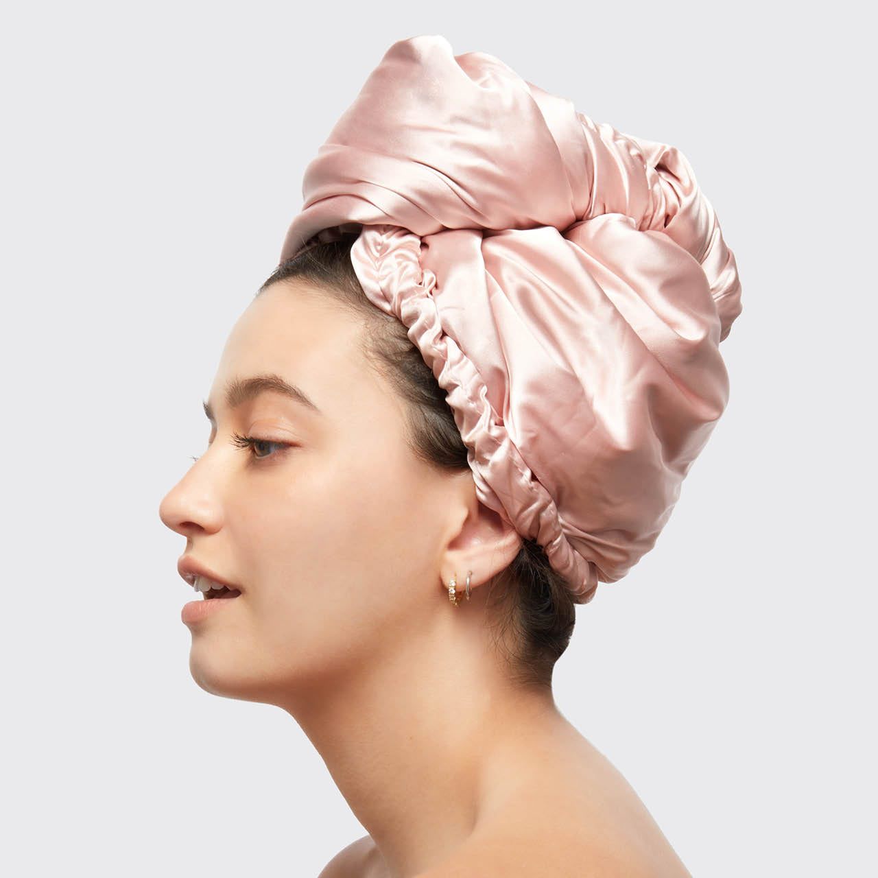 8282-SatinWrapped-hairTowel-Model-Cleanse-Blush-4-1280x1280px